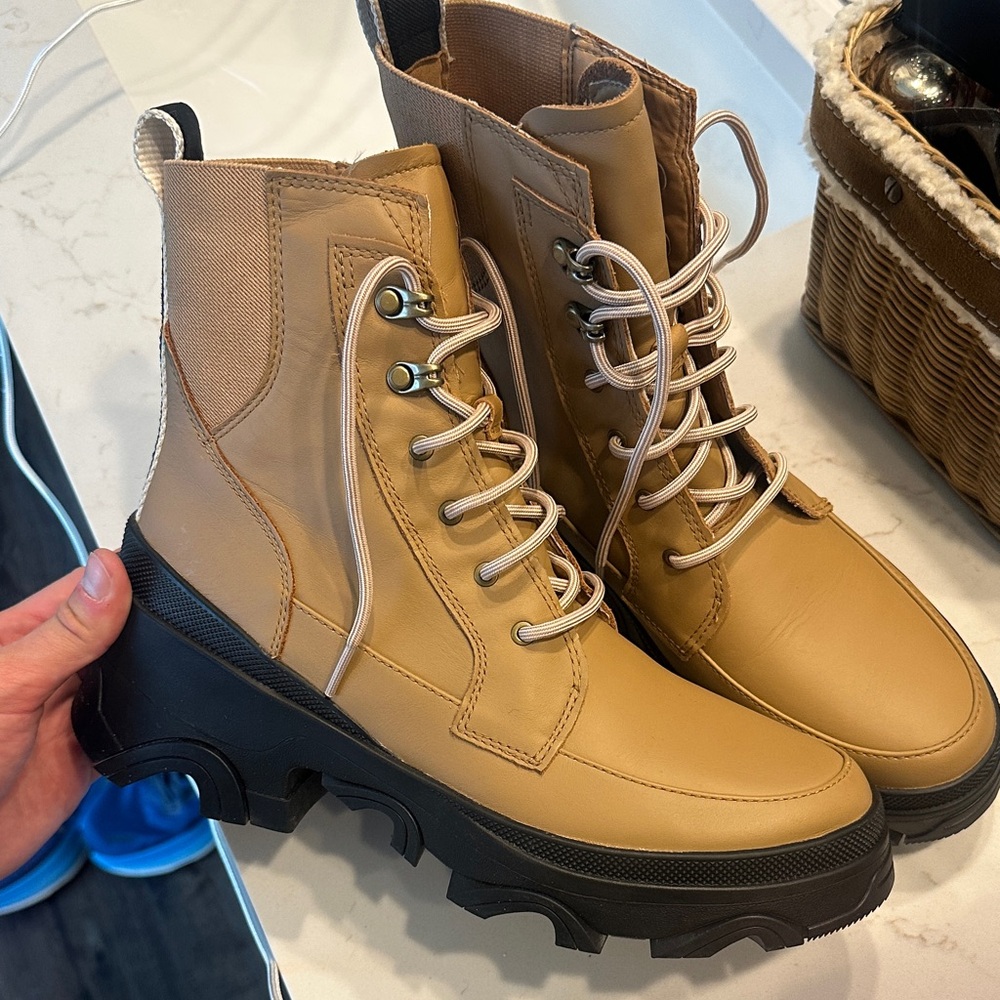 Sorel leather waterproof Boots